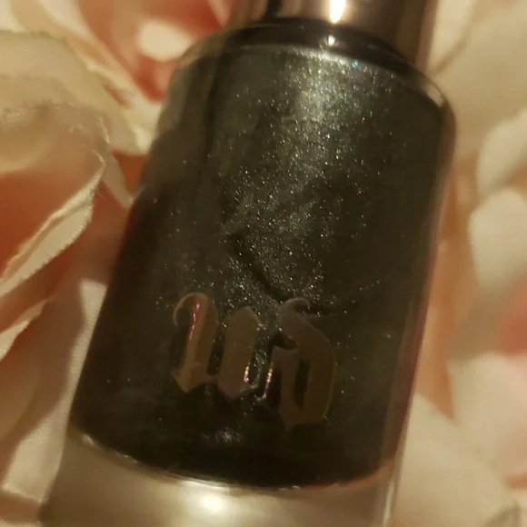💙🌟🧚‍♀️UZI Urban Decay DISCONTINUED Nail Color NWOBOX - Picture 5 of 5